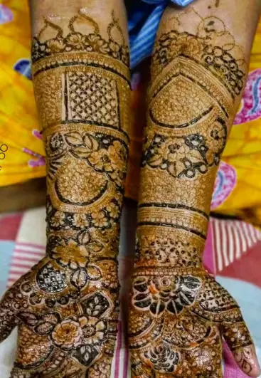 figure foot mehndi design