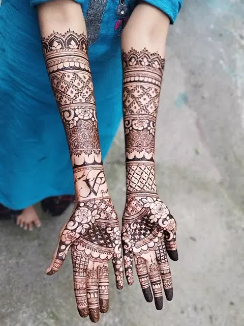 full hand mehndi design
