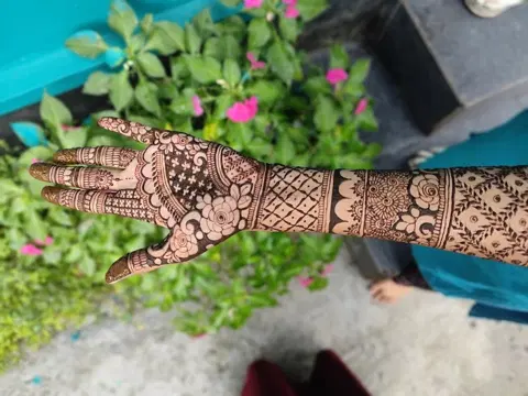 full hand mehndi design