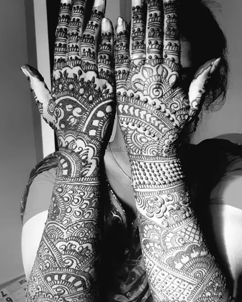 full hand mehndi design