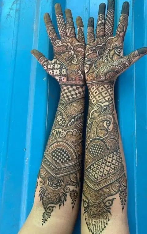 aesthetic arabic arm mehndi design