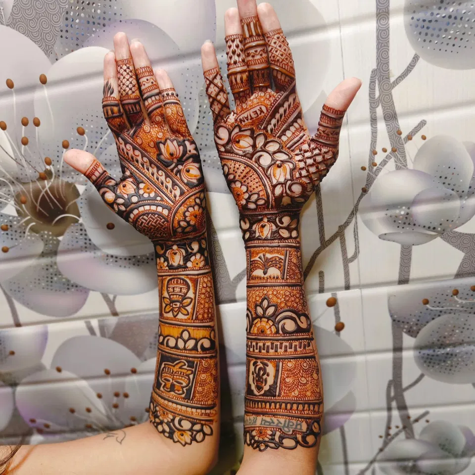 Bridal Full Hand Mehndi Design with Figures (57)