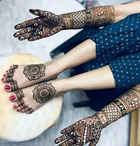 circle mehndi design