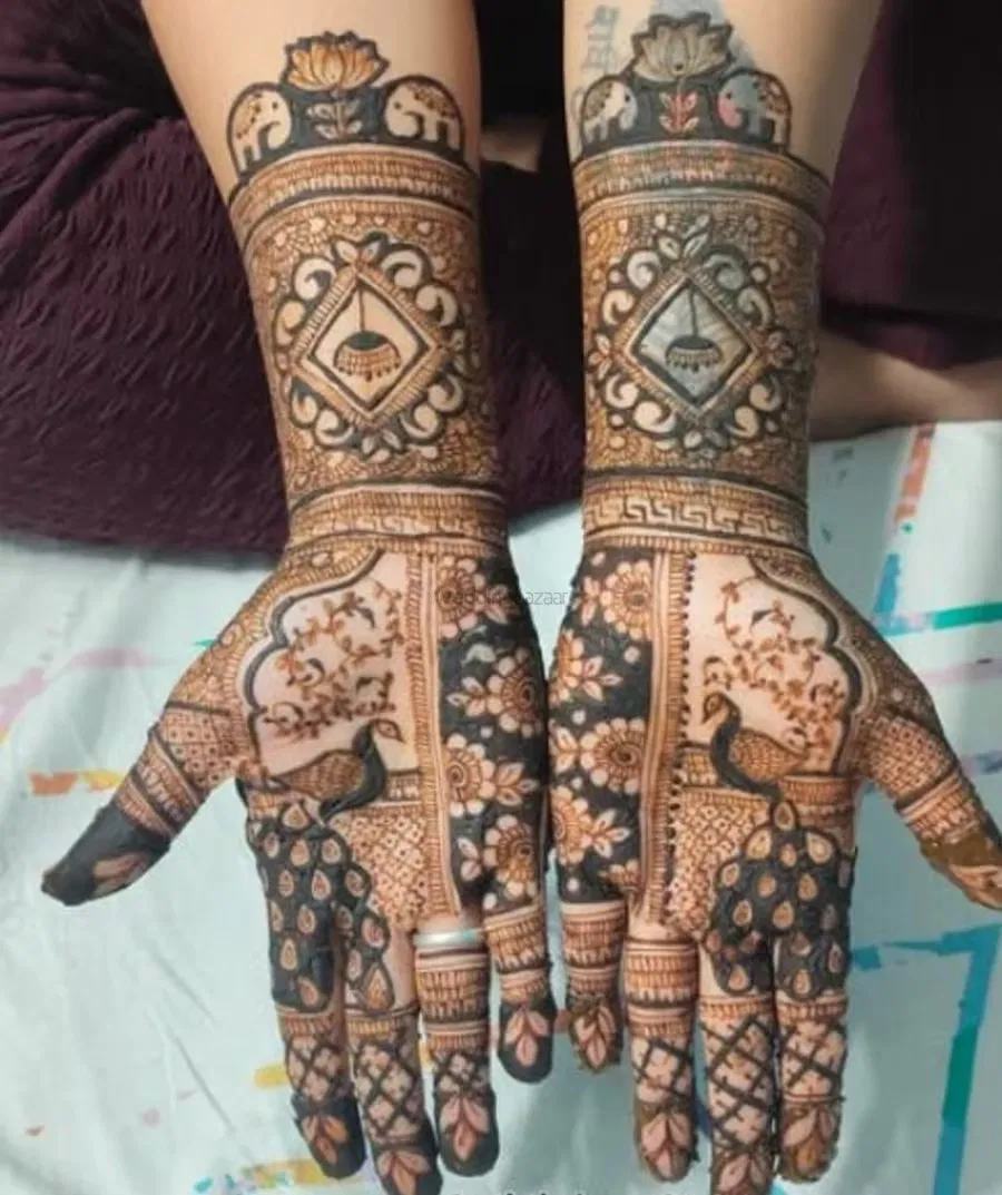 Mehndi Design with Figures
