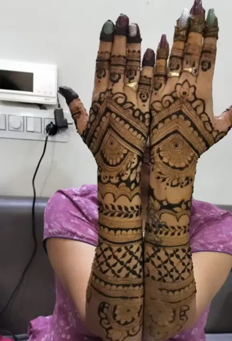 full hand mehndi design