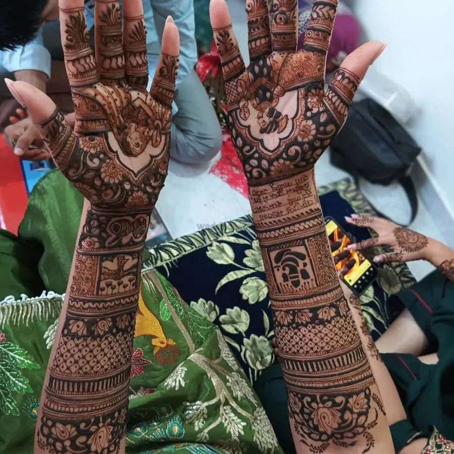 Full Hand Mehndi Design with Figures (2)