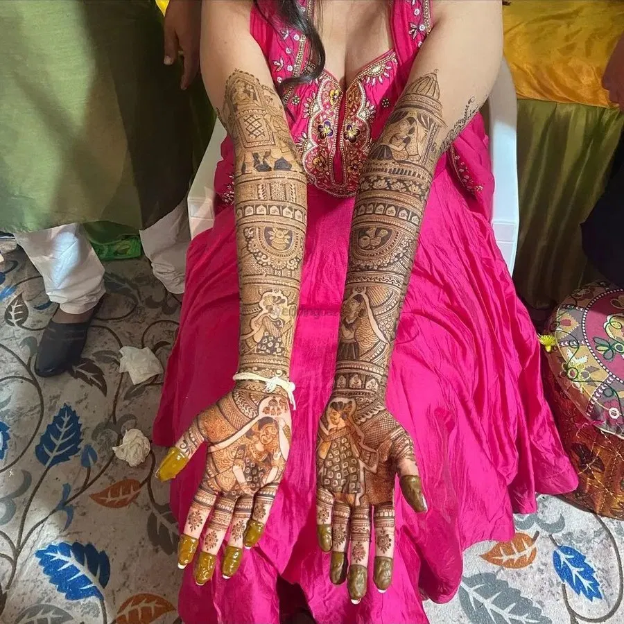 Full Hand Mehndi Design with Figures (5)