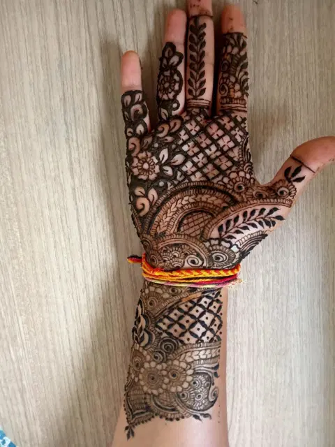 full hand mehndi design