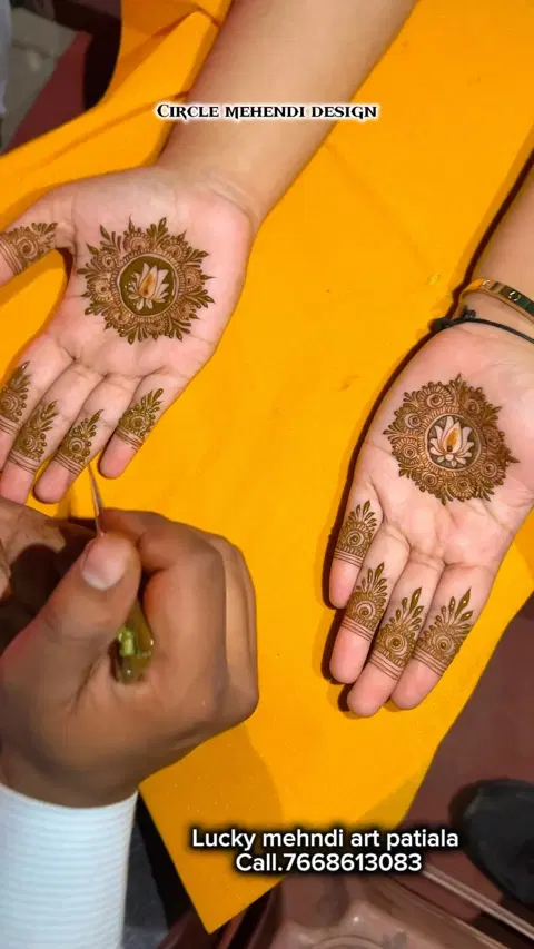 aesthetic circle finger mehndi design