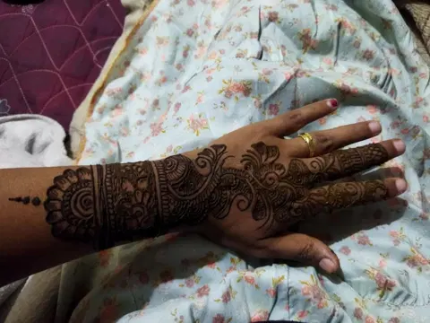 full hand mehndi design