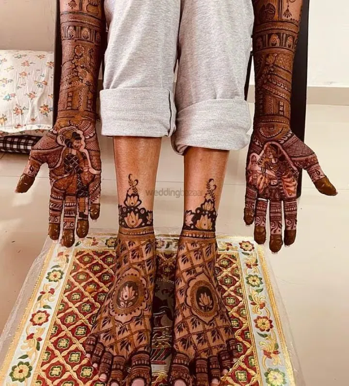Mehndi Design with Figures