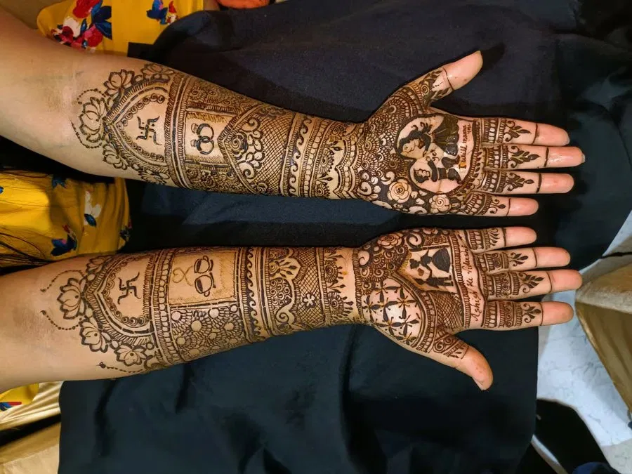 Full Hand Mehndi Design with Figures (2)