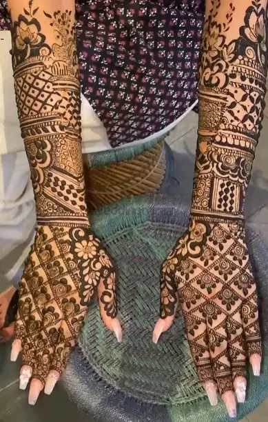 full hand mehndi design