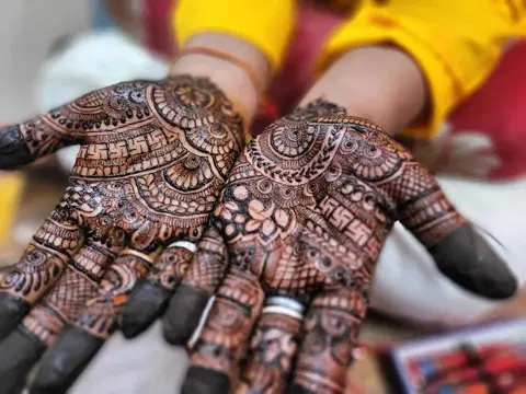 figure mehndi design