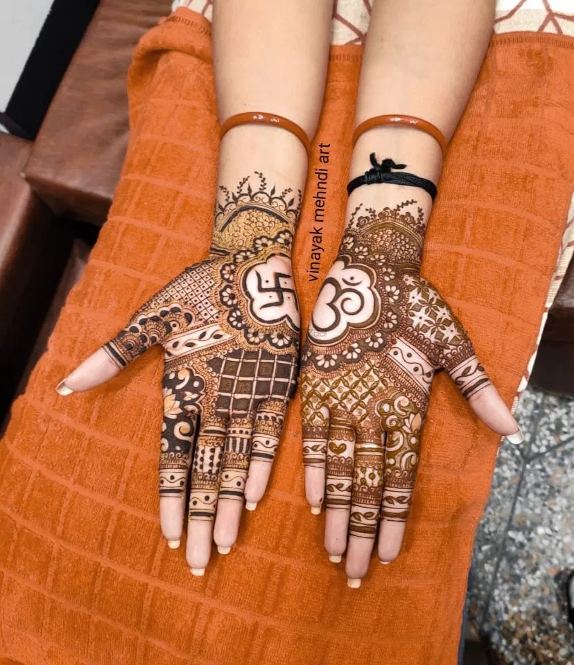 Mehndi Design with Figures