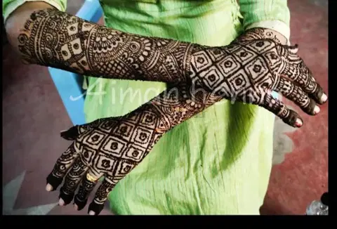 full hand mehndi design