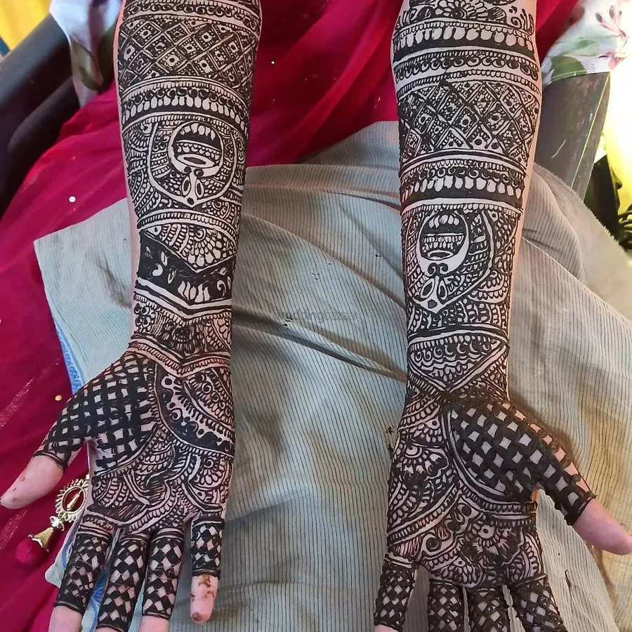 Full Hand Mehndi Design with Figures
