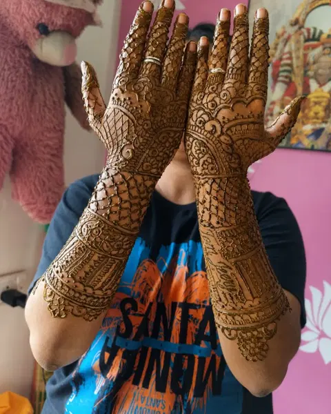 full hand mehndi design