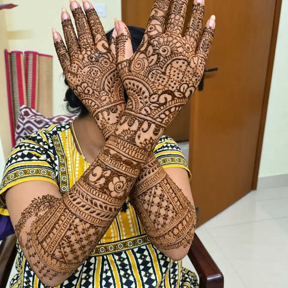 Full Hand Mehndi Design (2)