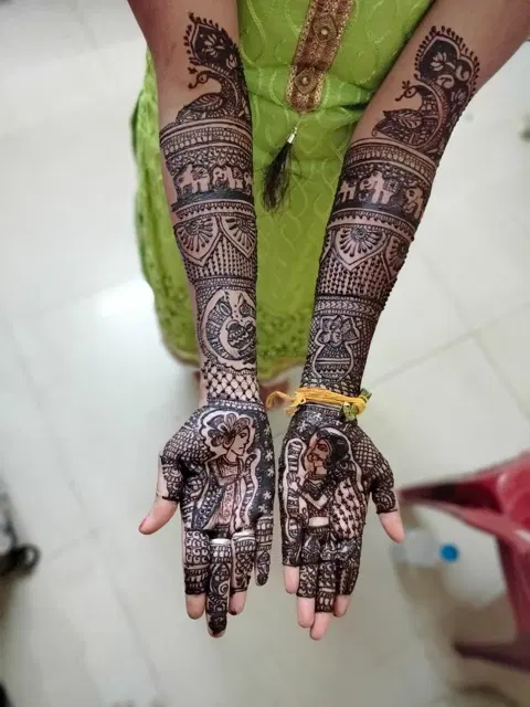 figure mehndi design
