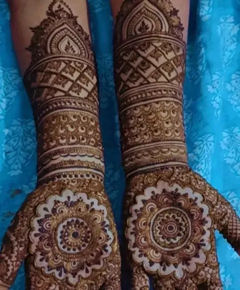 figure full hand mehndi design