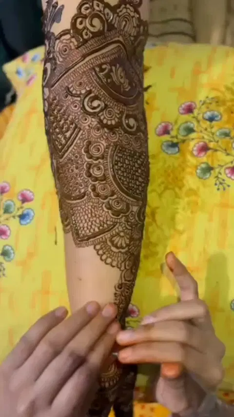 full hand mehndi design