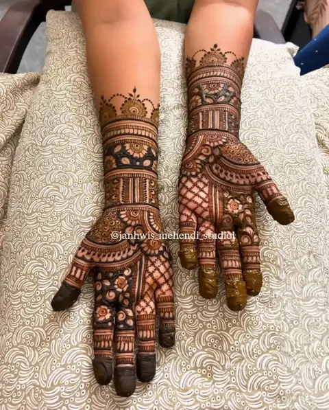 figure full hand mehndi design