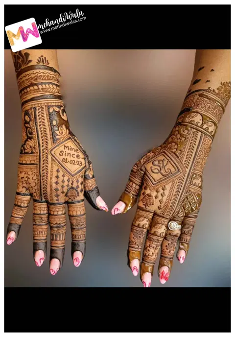 figure back hand mehndi design