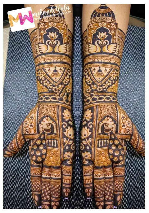 bridal figure front hand mehndi design
