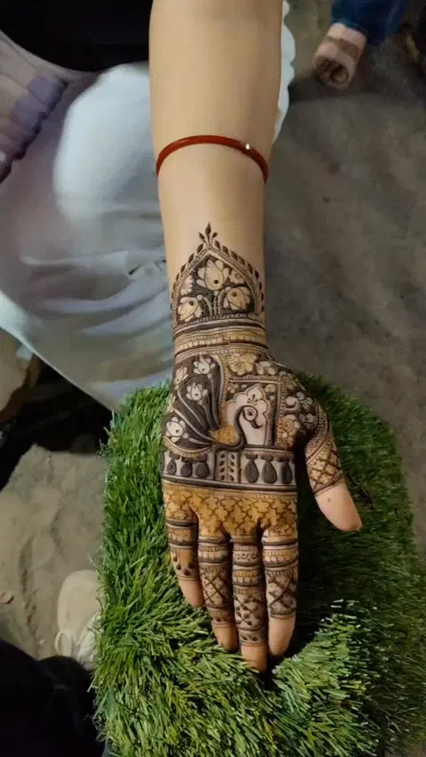 figure mehndi design