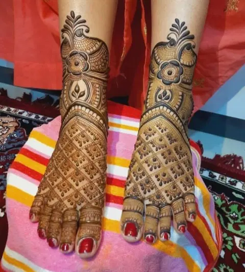 bridal back hand mehndi design