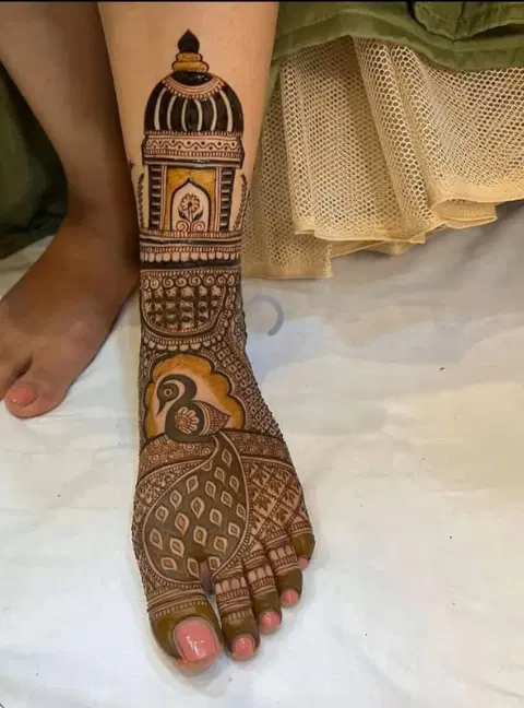 bridal figure foot mehndi design
