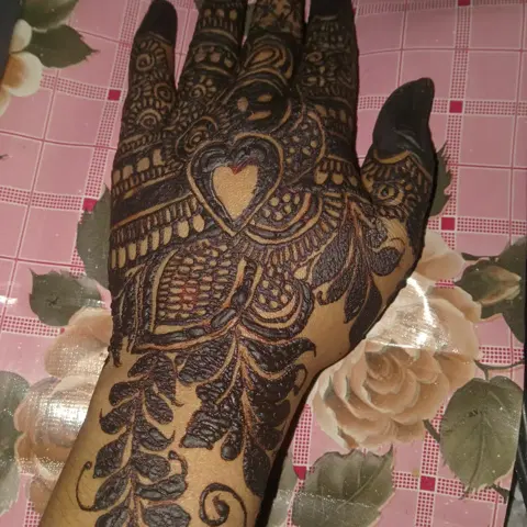 arabic indian heart mehndi design