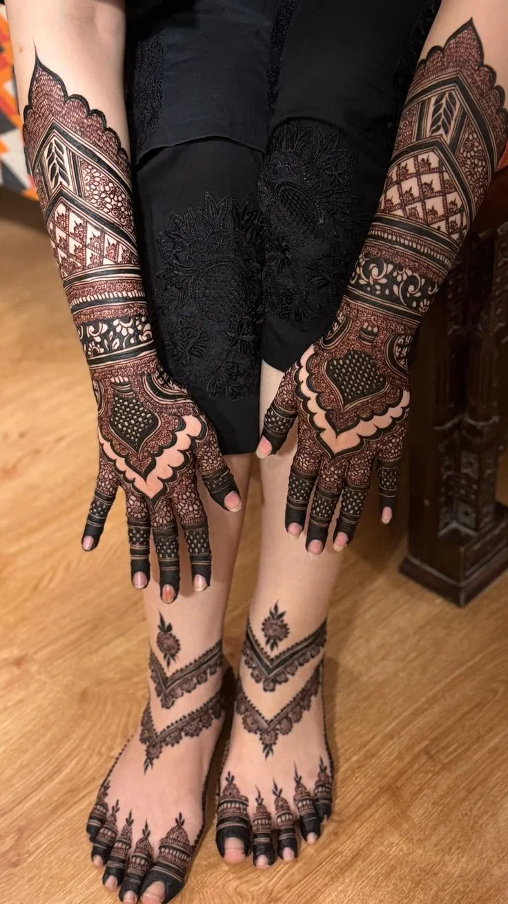 Arabic Bridal Foot Mehndi Design (2)