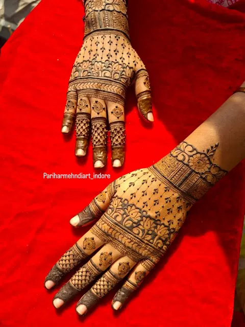 heart mehndi design
