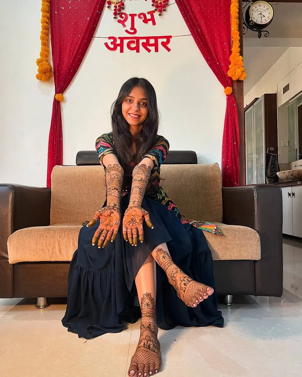 Bridal Foot Mehndi Design with Jaal (2)