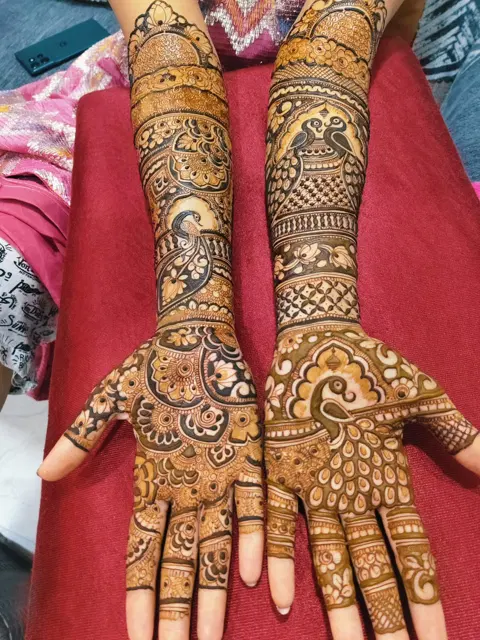 full hand mehndi design
