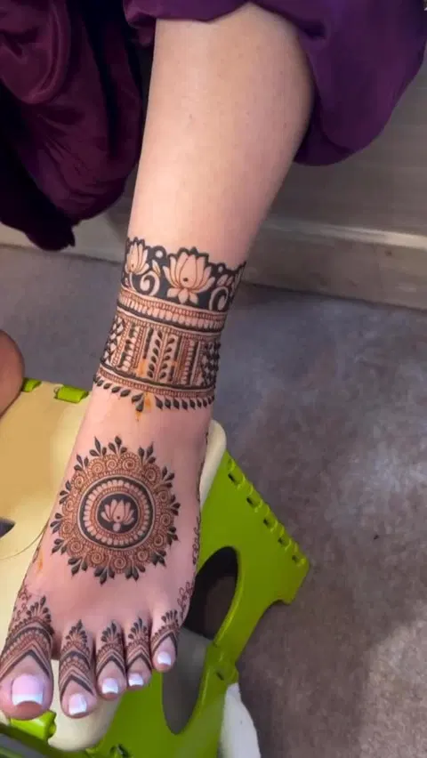 lotus mehndi design