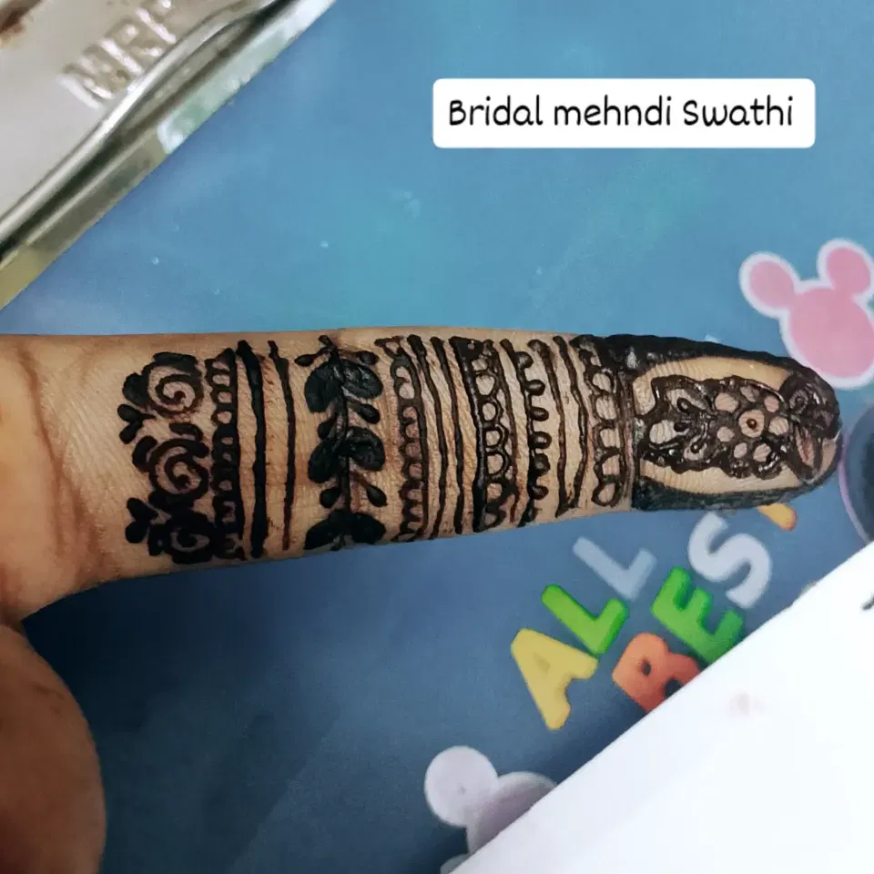Finger Mehndi Design