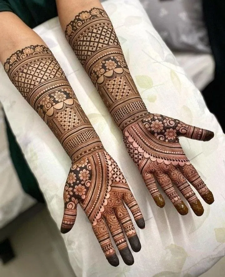 Bridal Indian Front Hand Mehndi Design with Figures and Jaal (2)
