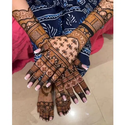bridal figure mehndi design