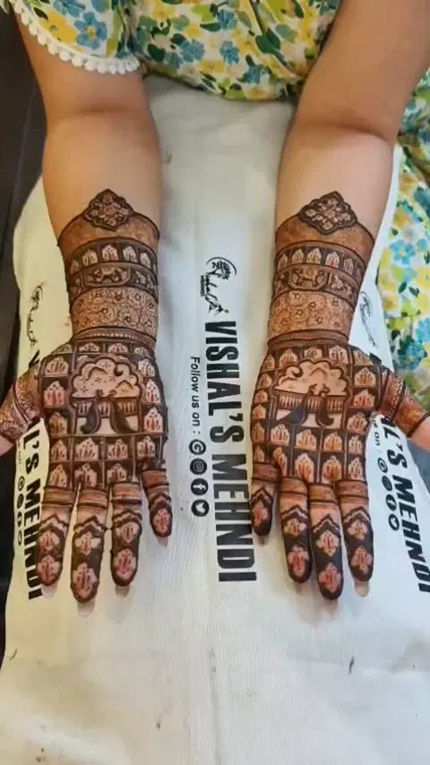 bridal figure full hand mehndi design