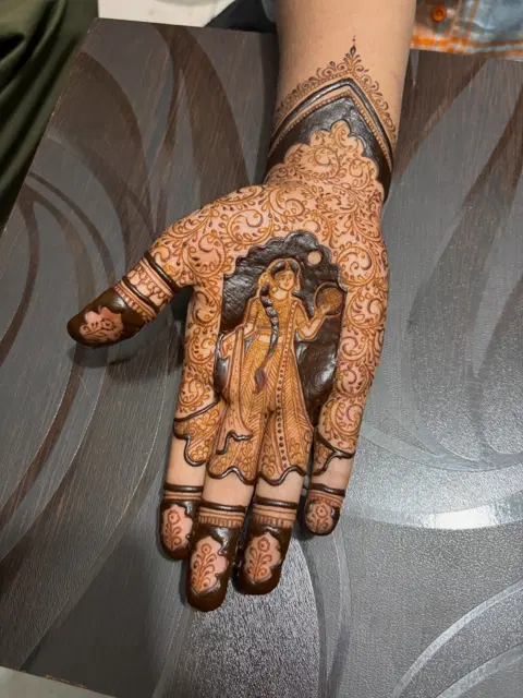 figure mehndi design