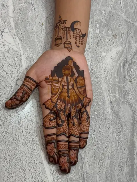 figure mehndi design