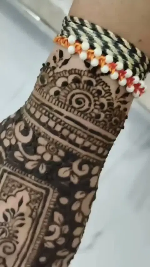 full hand mehndi design