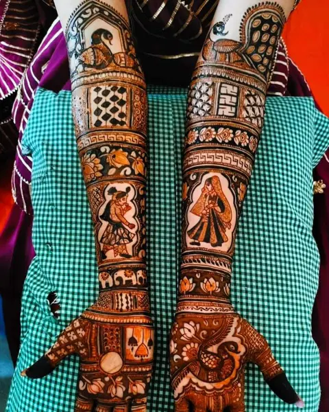 bridal stylish figure foot mehndi design