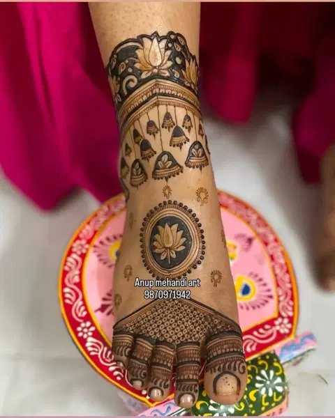 bridal circle full hand mehndi design