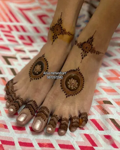 bridal circle foot mehndi design