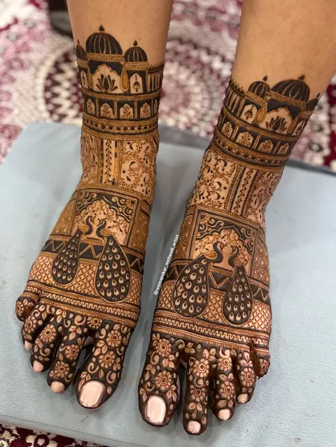 bridal figure foot mehndi design