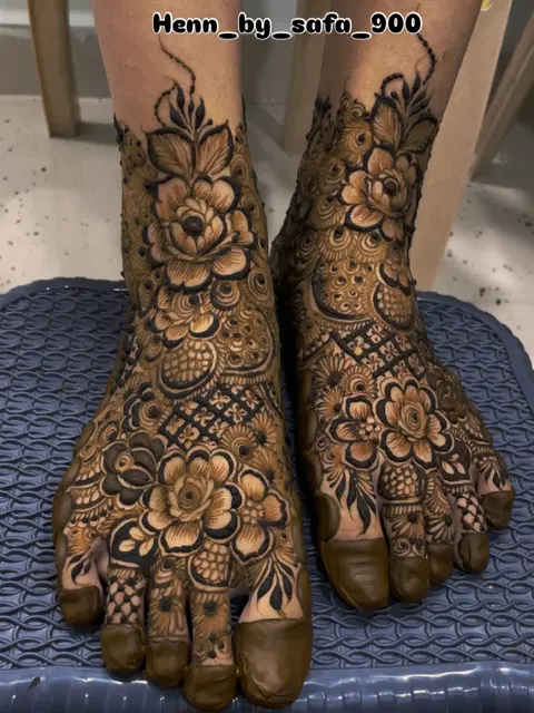 aesthetic bridal foot mehndi design
